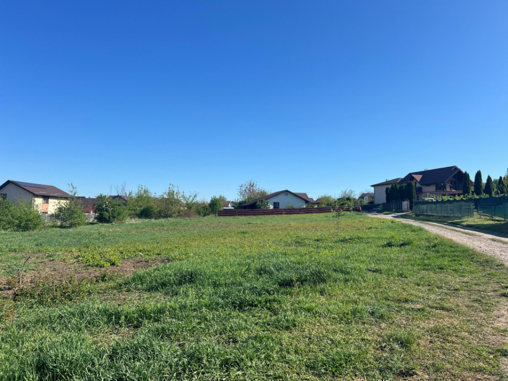 Teren intravilan 1000mp+cale acces toate utilitatile Horpaz