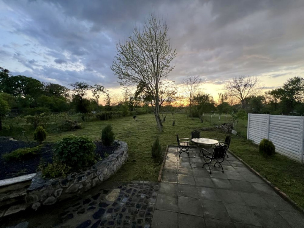 Casa 3 camere la cheie Bacia