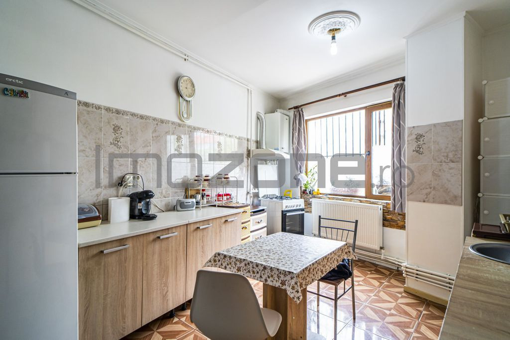 Str. Aramesti, 2 camere, 66 mp, parter/3, bloc tip vila, ...