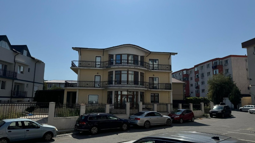 Vila Navodari,7 Camere,580 mp, 5 Locuri Parcare, Km 0