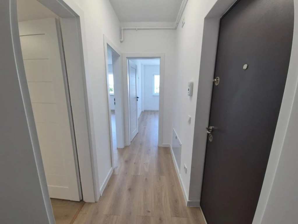 Apartament de vanzare, cu 3 camere, 62 mp, zona Calea Surii