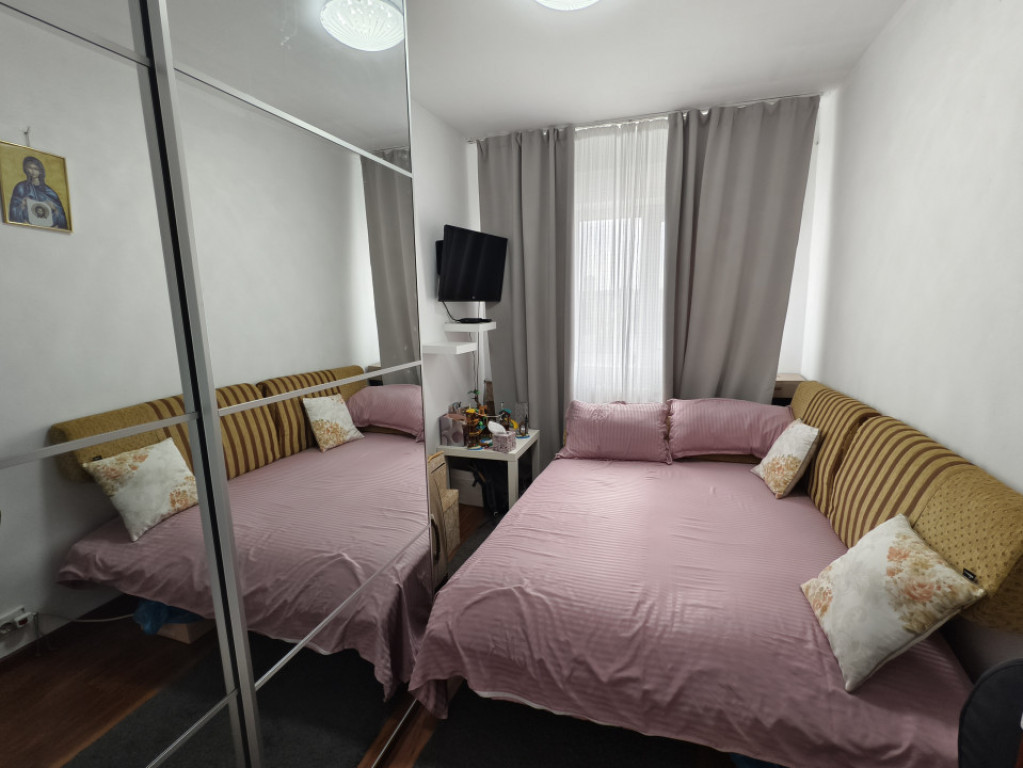 Apartament 3 camere decomandat zona Cantacuzino