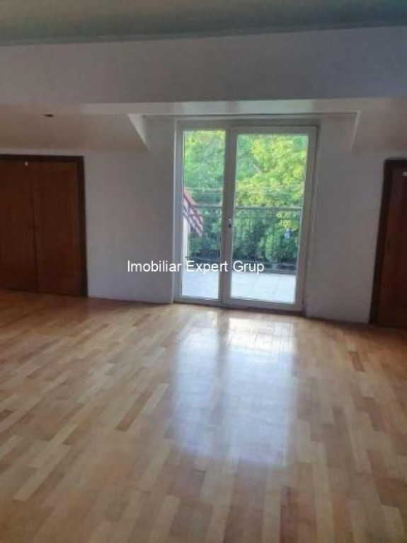 Ideal gradinita: B-dul Gloriei-str.Jiului-B-dul Bucuresti...