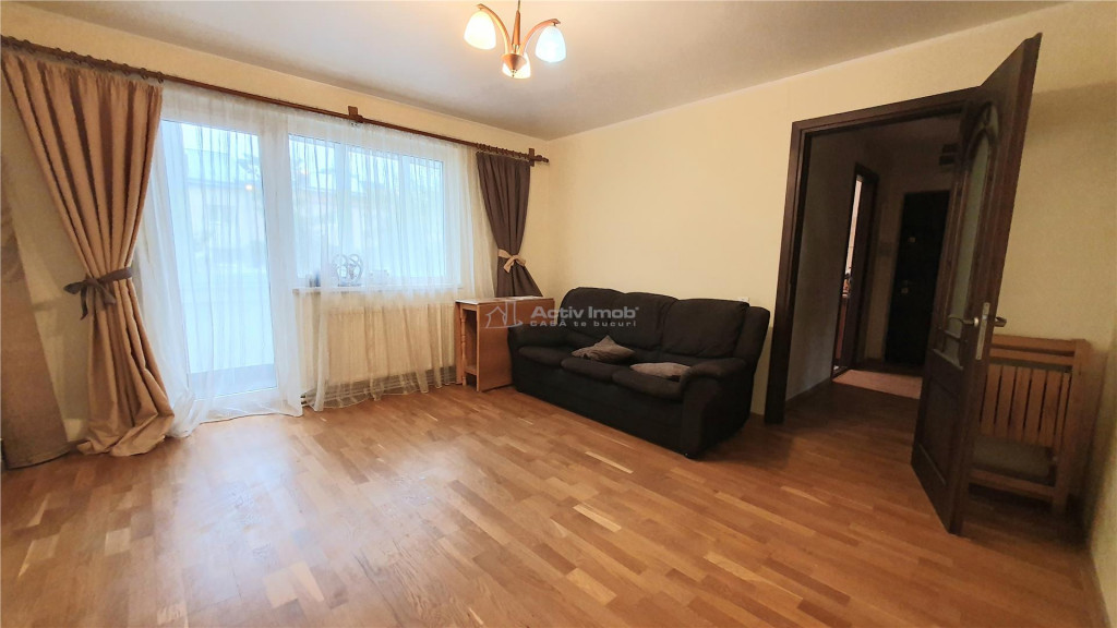 Apartament - 3 camere - 67 mp - Marasesti