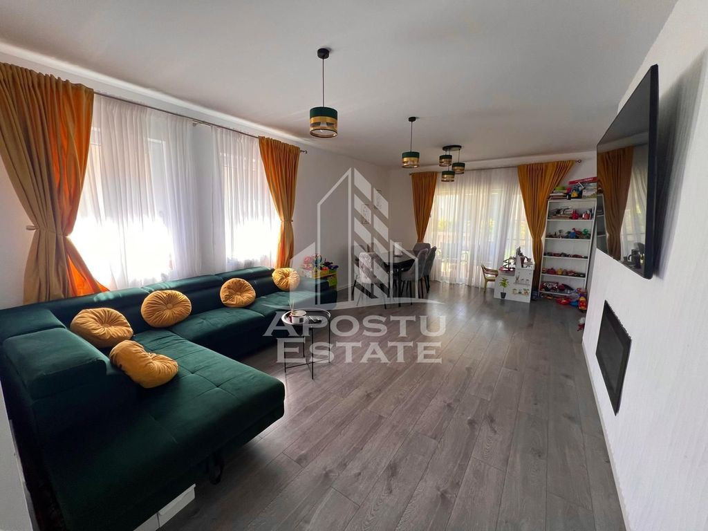 Duplex cu 4 camere, 3 bai, la intrare in Mosnita Noua