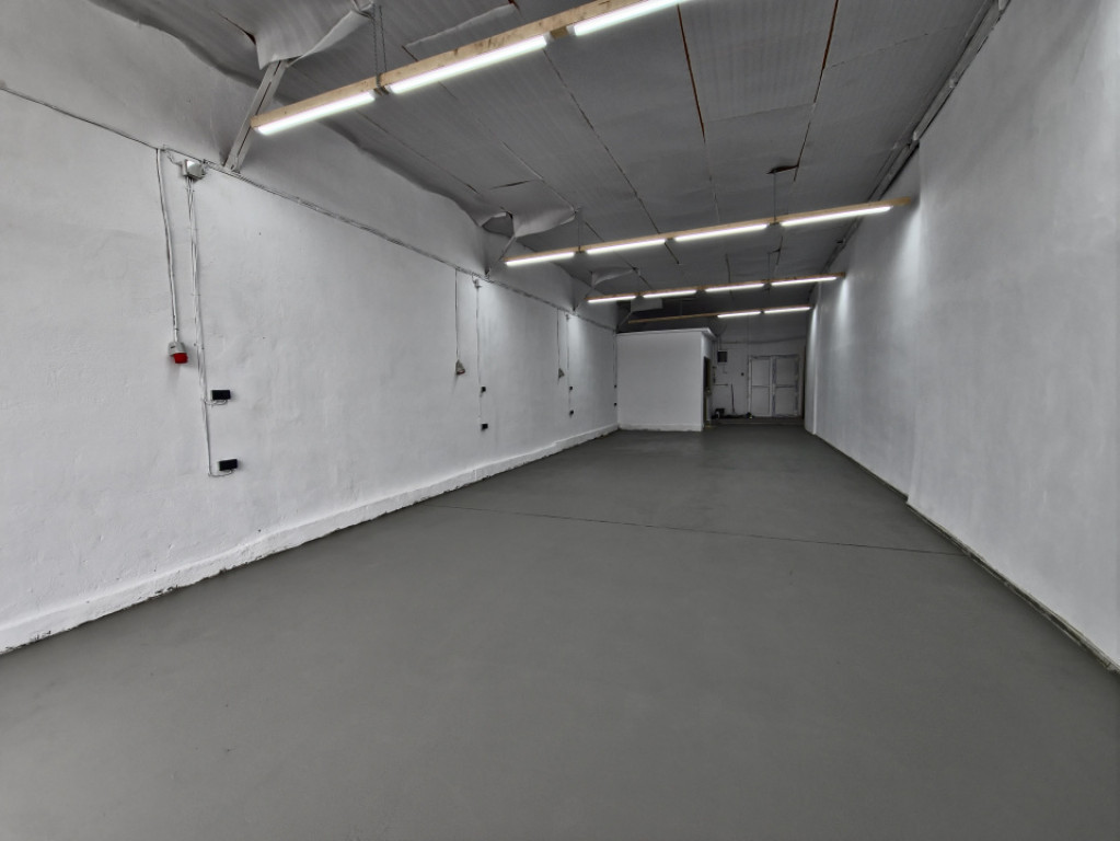 Hala 145 mp si spatiu de birouri Interioară 3 nr 1 2 intră