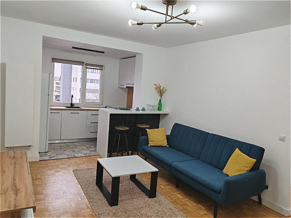 Apartament de vanzare, cu 3 camere, 50 mp, zona Vivo Mall