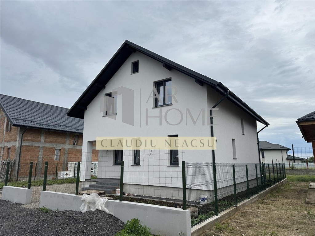 Casa de , 4 camere, Strejnicu, Prahova, la cheie