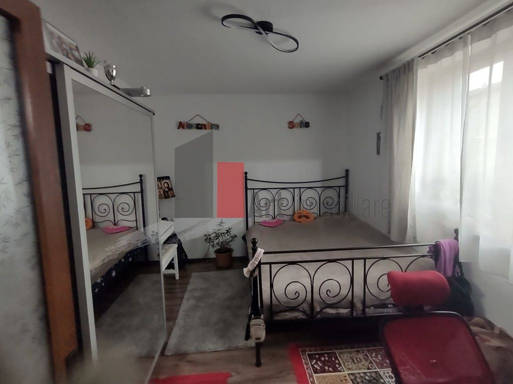 Casă de vânzare 3 camere Parcul Carol - Autogara Filaret