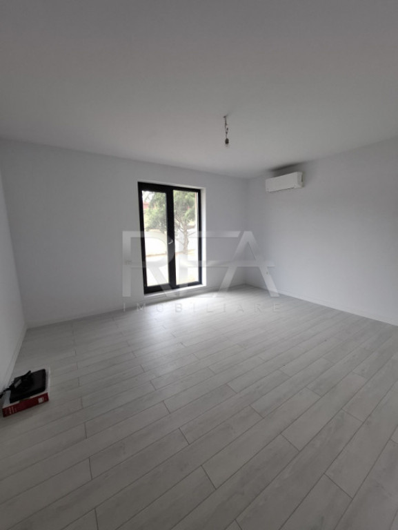 3 camere P/5, parcare, centrala, gradina, Bdul Timisoara.