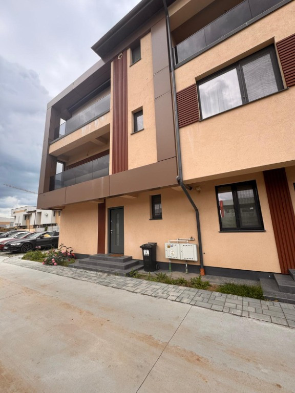 Vila cu 5 camere,3 bai - Sector 4, Metalurgiei - Grand Arena