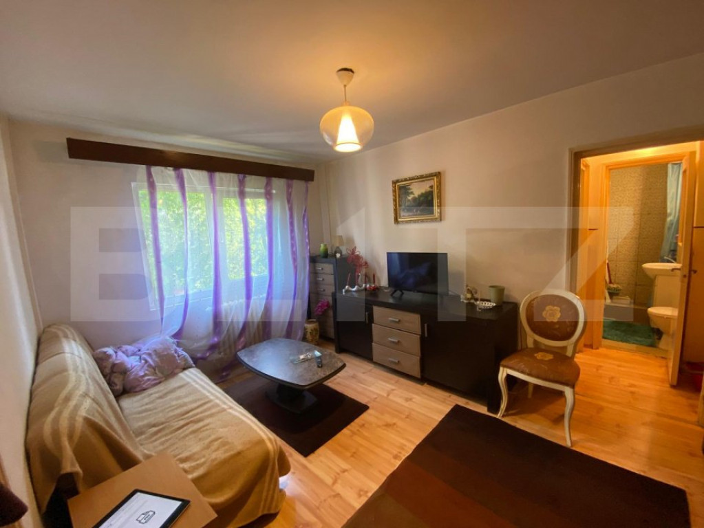 Apartament de vanzare, cu 2 camere decomandate, 34 mp, zona