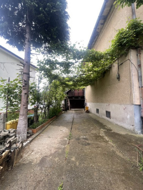 Apartament de vanzare, cu 2 camere, 70 mp, cu cute, zona Pro