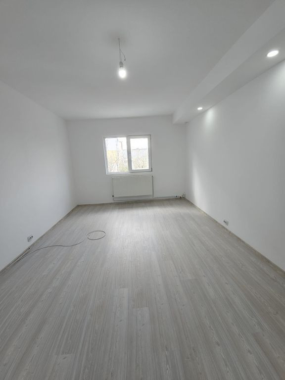 Garsoniera renovata Metrou 1 Decembrie Pallady Sector 3