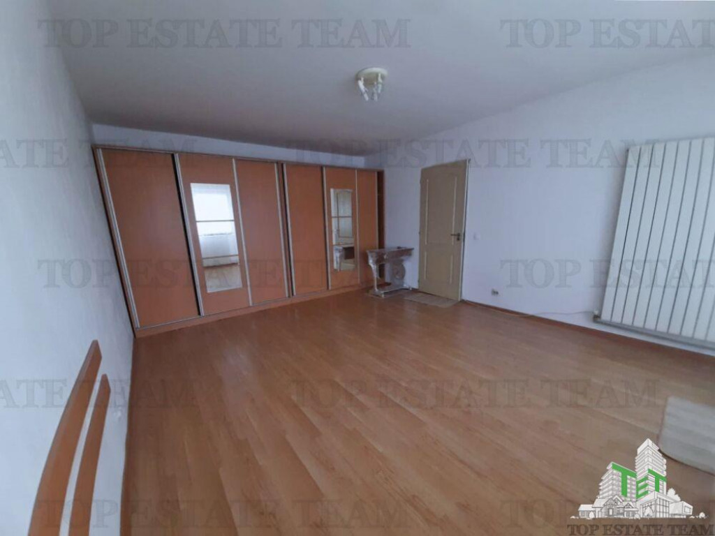 Garsoniera in bloc construit in 1996, bloc mixt, Vitan Mall-