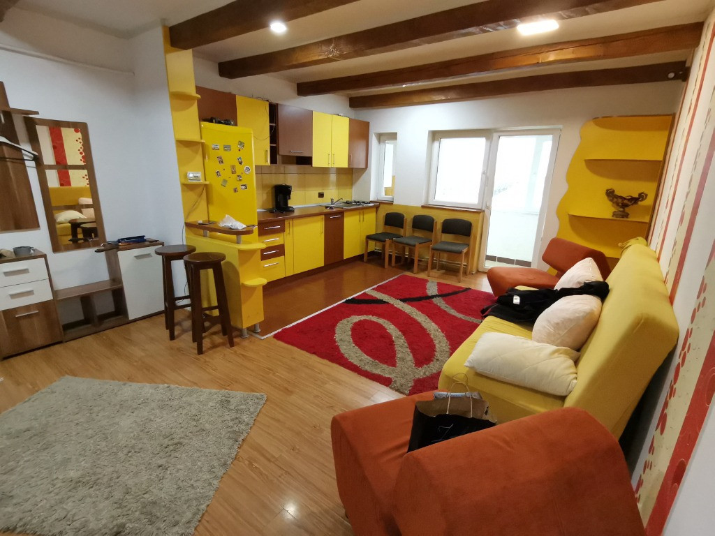 Apartament 4 camere decomandat – mobilat și utilat – Calea Poplăcii