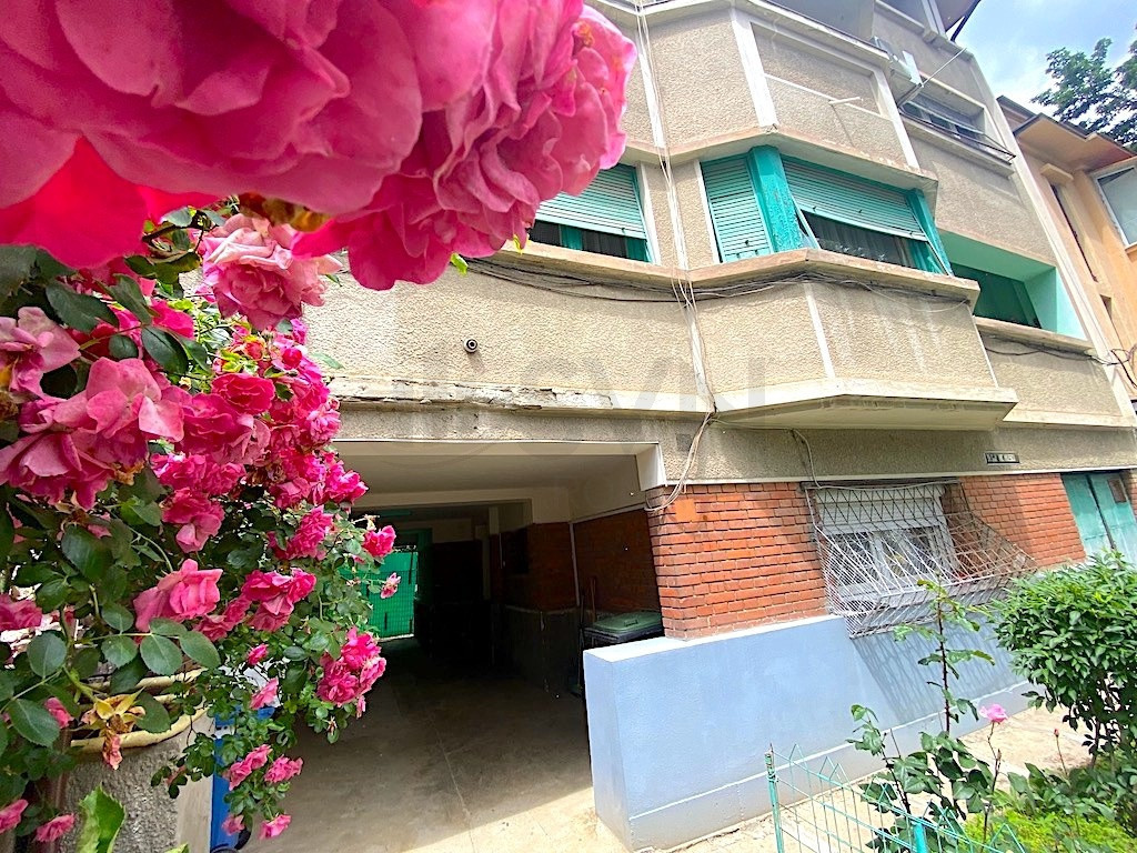 Apartament in vila - strada foarte linistita