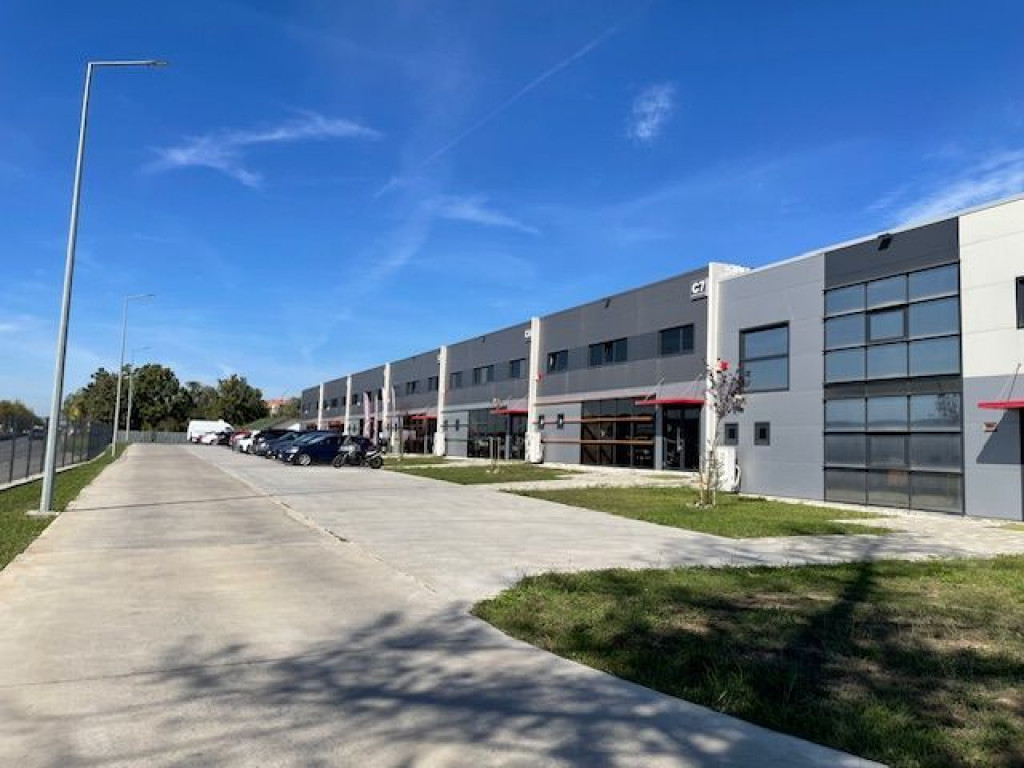 Spatiu depozitare si productie Chitila - Buftea DN 7 - A0...