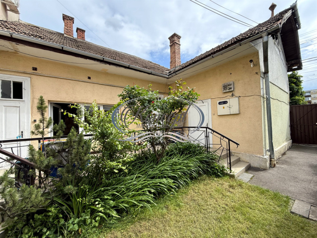Apartament cu potential extindere in zona Andrei Muresanu