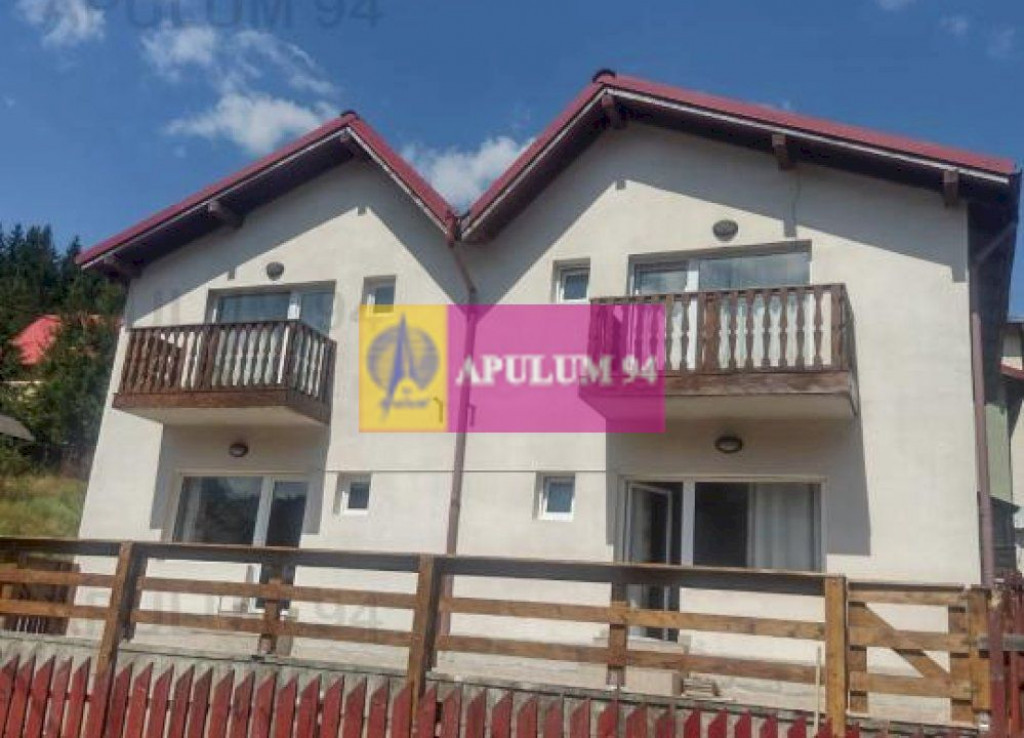 Vilă de tip duplex de vânzare în Azuga - Zona Centrala