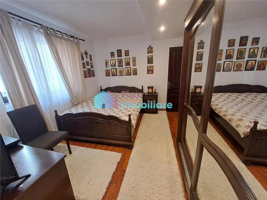 Apartament cu 2 camere 90 mp in vila in zona centrala