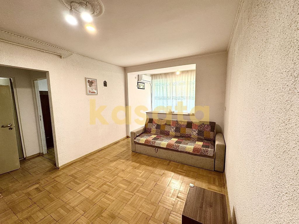 Pajura - De vanzare apartament 2 camere spatios zona verd...