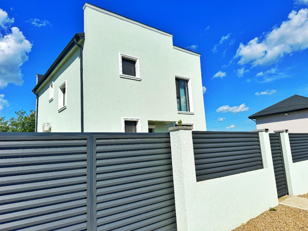 Casa individuală P+1E+Pod - 5 camere - 3 băi + dressing -teren 428mp