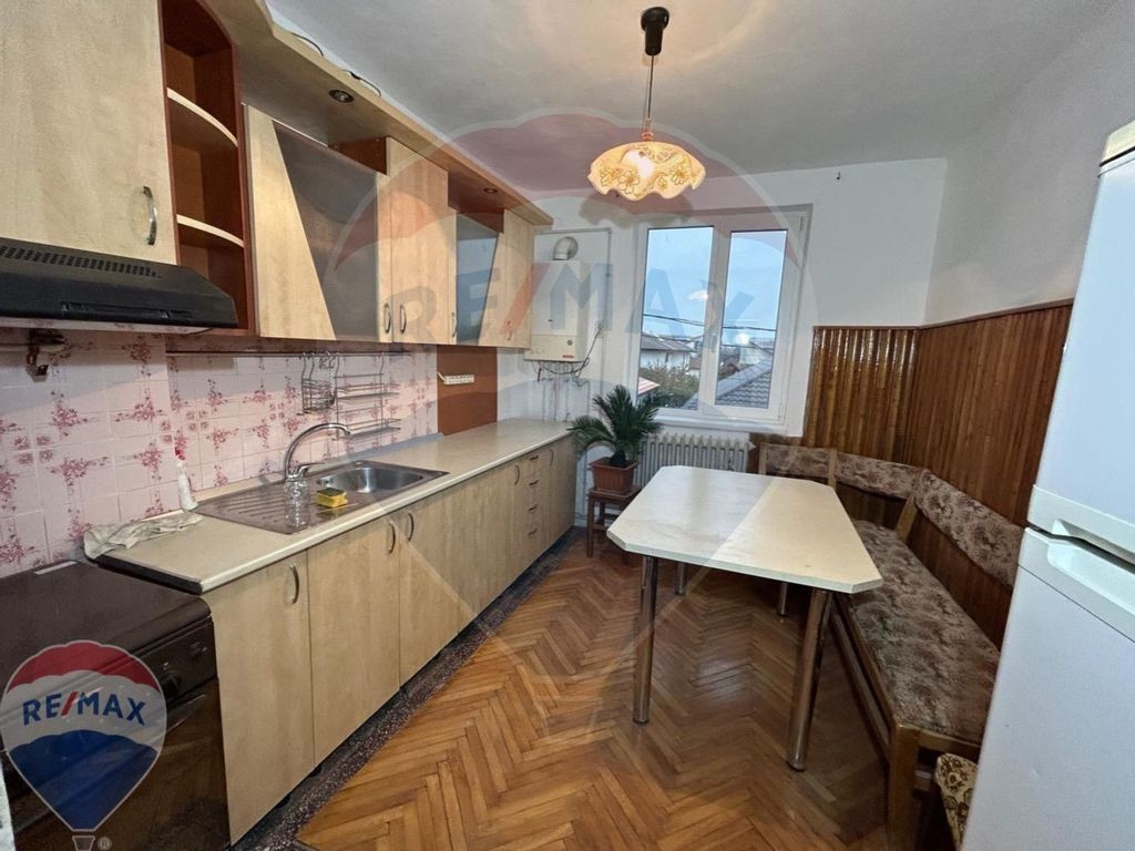 Apartament cu 4 camere 101 m2C de vânzare în zona Progr...