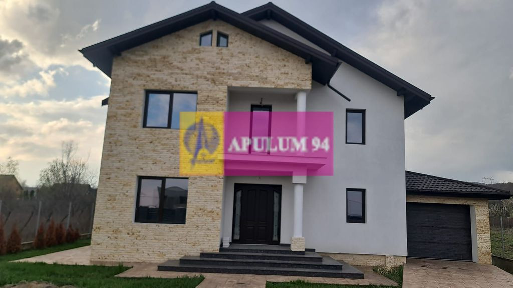 Vila de vanzare in Banesti