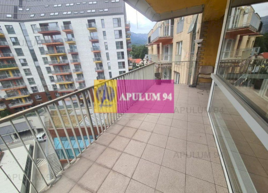 Apartament cu 3 camere de vânzare în Sinaia - Zona Bell...
