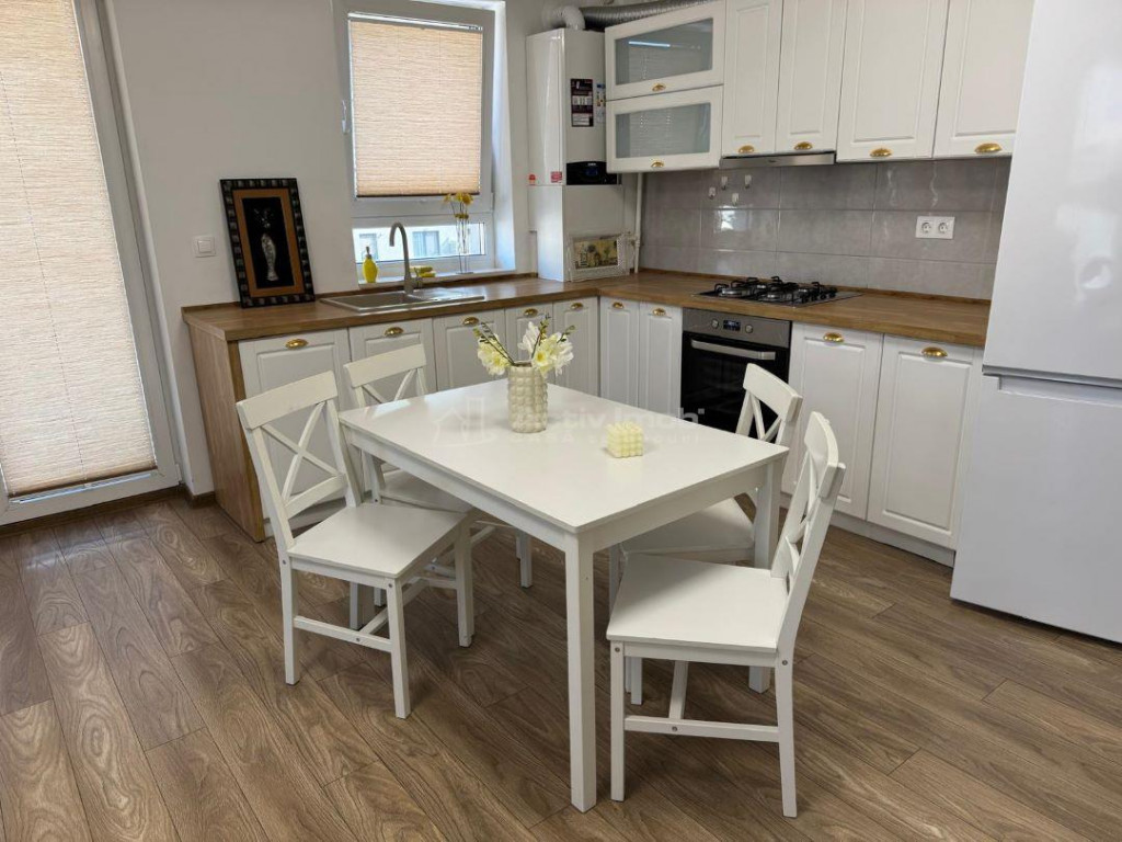 Apartament de inchiriat, etaj intermediar, 3 camere, cartier