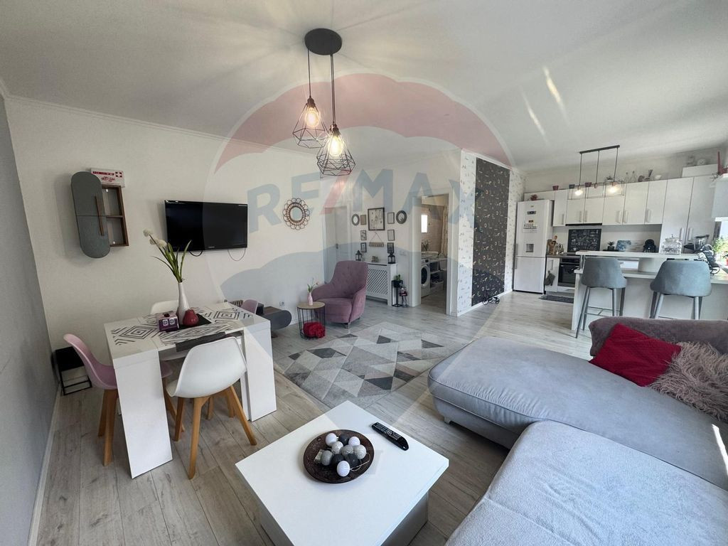 De închiriat casă cu 3 camere , în Cartierul Tineretul...