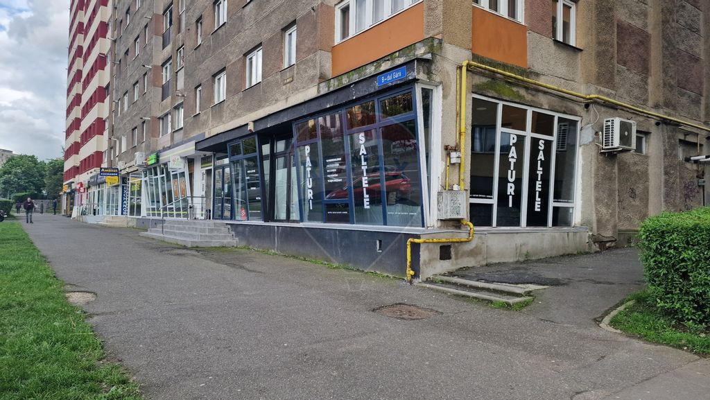 Spațiu comercial de închiriat zona Garii, vitrina pe do...