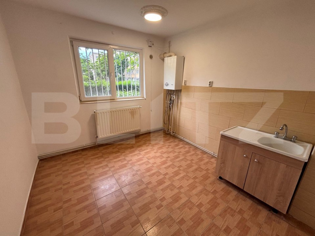 Apartament de vanzare, cu 2 camere, 50 mp, zona Micro 11