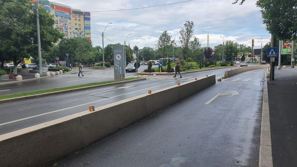 Sp. com. stradal trafic intens/intersectie Metrou Brancov...