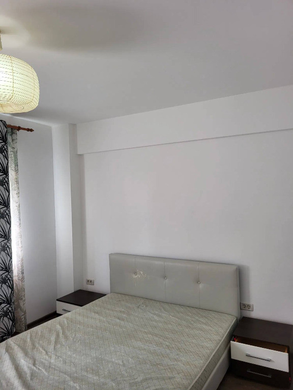 Apartament cu 2 camere, decomandat - zona Triaj