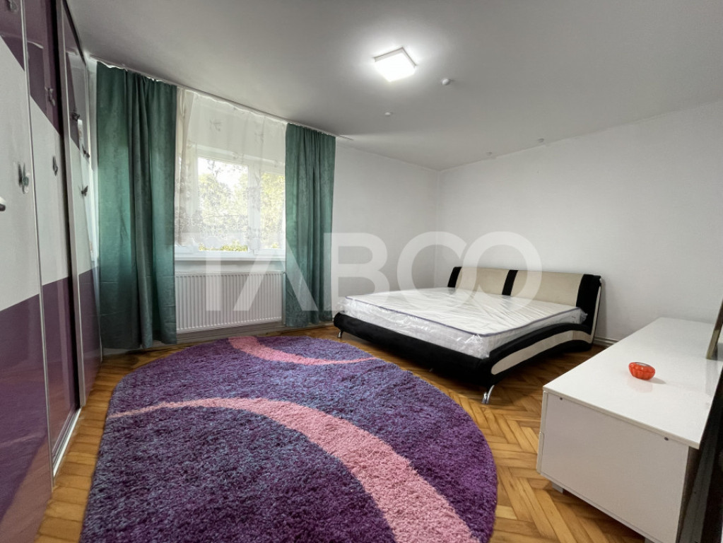 Apartament cu 2 camere decomandate si balcon de inchiriat in