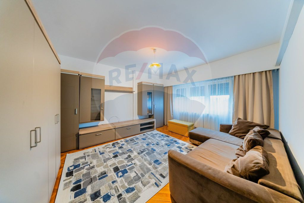 Apartament cu 2 camere de închiriat - Zona Polivalentă