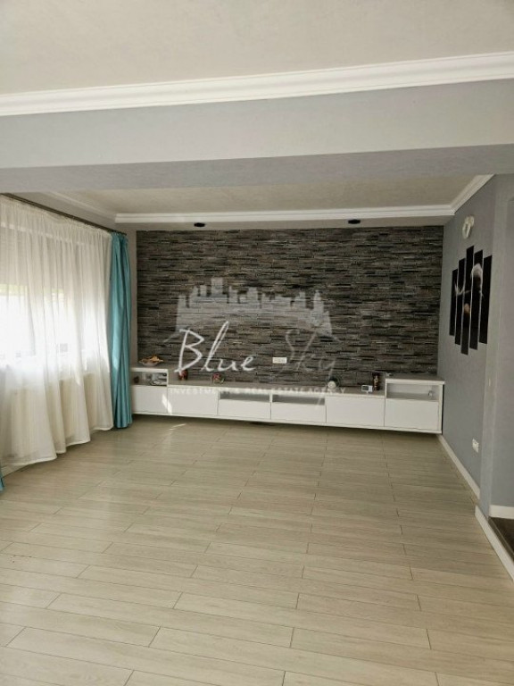 Casă tip Duplex ideală pentru două familii – confort, i