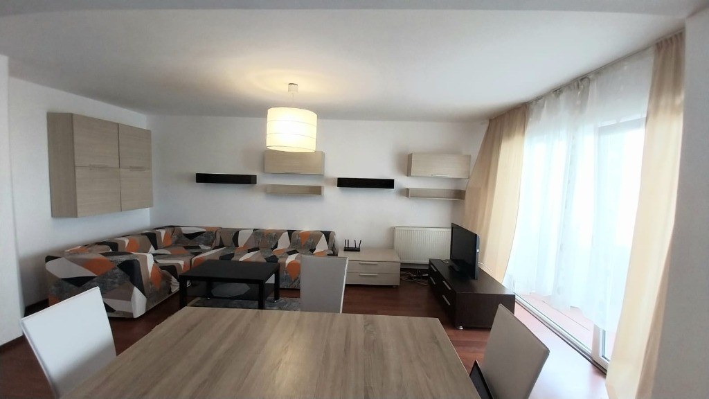 Apartament 2 camere 52 mp,etaj 1 din 3,parcare zona Terra Floresti