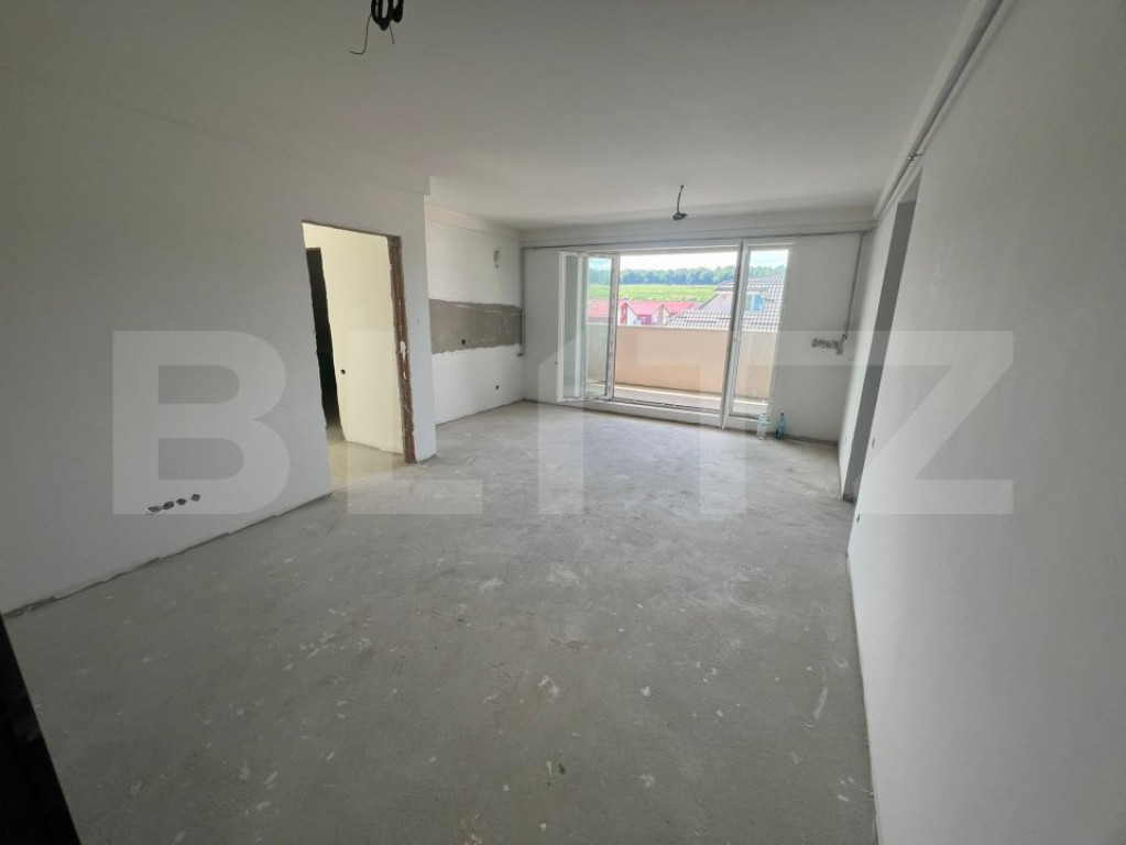 Apartament 4 camere, semifinisat, terasa, zona Cetății
