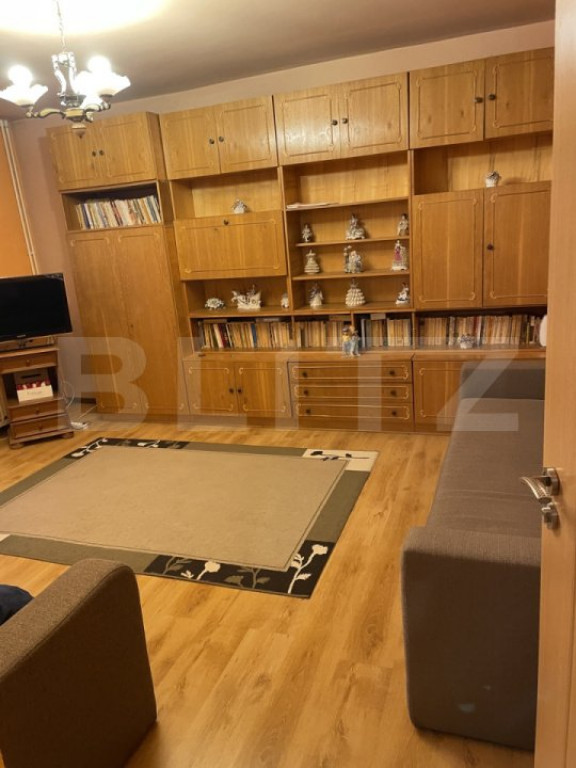 Apartament de vanzare, cu 2 camere, 61 mp, zona Sebastian