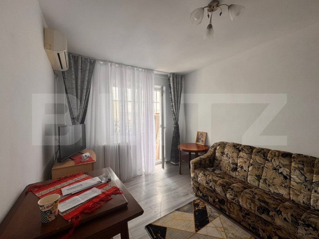 Apartament de vanzare, cu 2 camere, 38 mp, zona Podu Ros