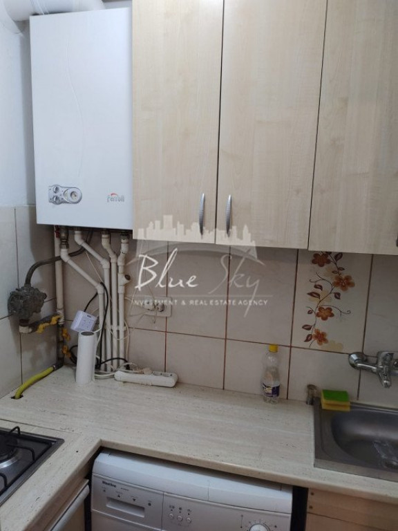 Brotacei / Str Sucevei - Garsoniera etaj intermediar , centr