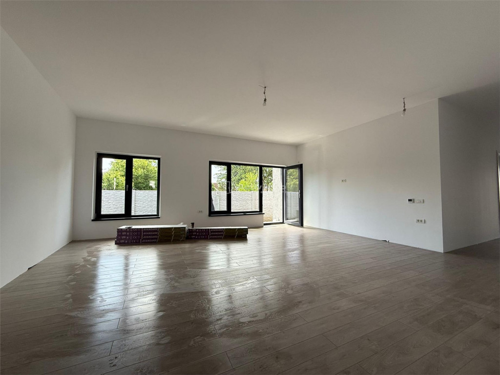 Casa 4 cam 163 mp utili, 27 mp terasa, teren 689mp