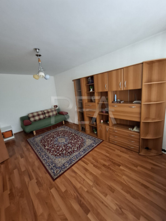 2 camere 2/10, anvelopat, renovat, zona Pacii.