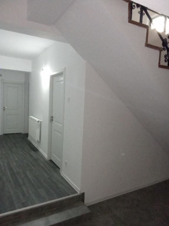 Casa noua Parter si Etaj zona centrala