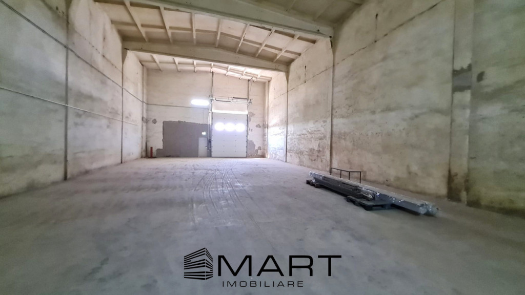 Spatiu industrial de 500 mp in Crisitian la 6 km de Autostra