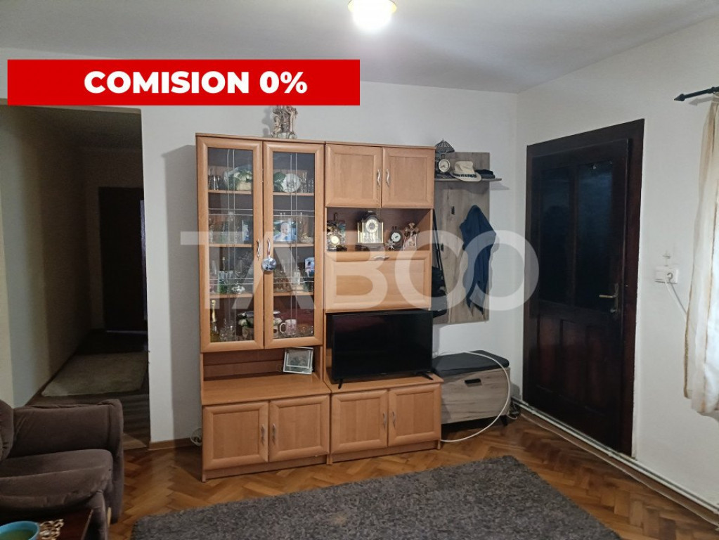 Casa 3 camere 100 mp utili mobilata utilata curte Centru Alb