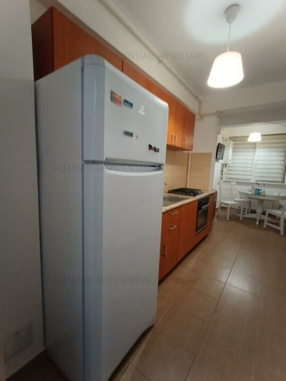 Garsoniera ,cel mai bun pret,10-12 minute de mers pana la metrou